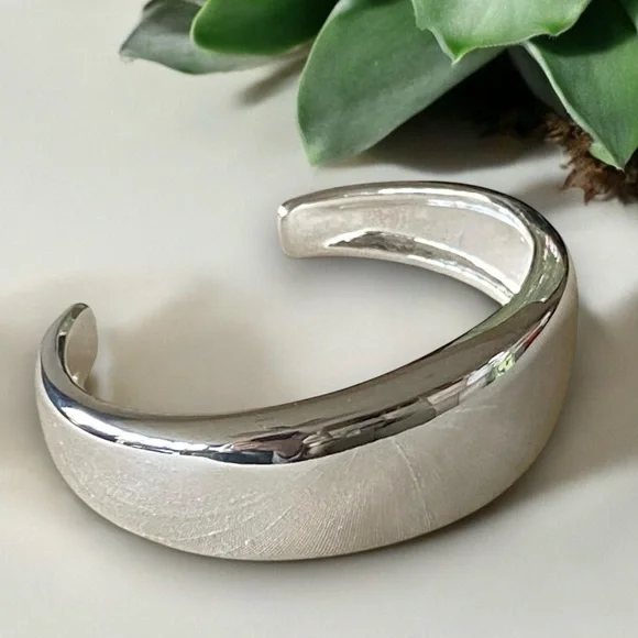 ๐2 x HOST PICK๐ NWT Madewell Chunky Domed Cuff Bracelet - Picture 1 of 7